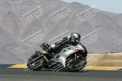 media/Apr-10-2022-SoCal Trackdays (Sun) [[f104b12566]]/Turn 9 (130pm)/